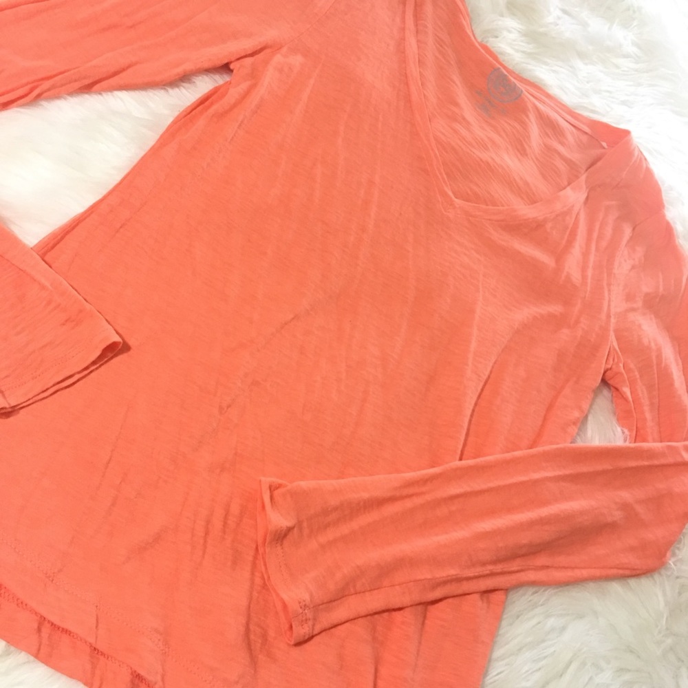 🧡Orange Long sleeve V-neck Thin Tee! 🧡